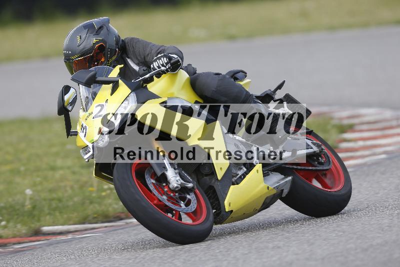 Archiv-2025/09 22.04.2025 Cornu Master School ADR/gruen-vert/32